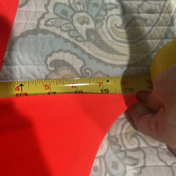 Aritzia neon poppy red tank top, sz L - Picture 10 of 10